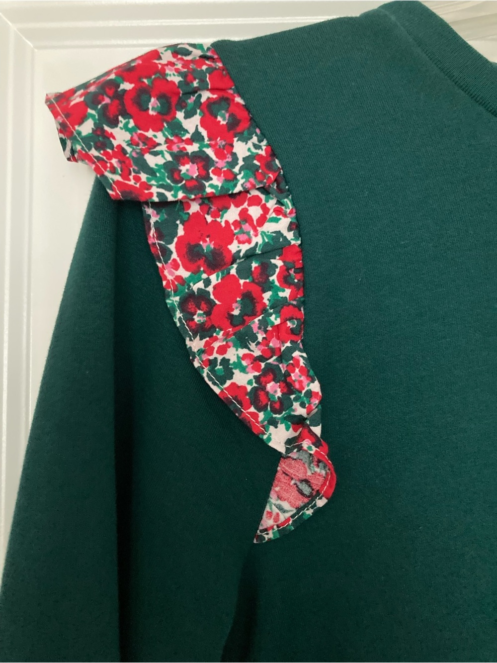 J. CREW FEMININE SWEATSHIRT - Picture 2 of 4